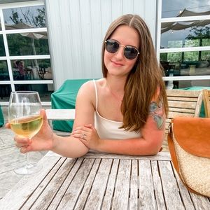 Meet your Posher, Emily